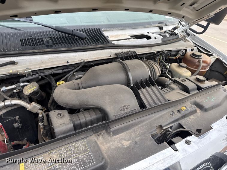 image for item DZ5146 2010 Ford E450 Super Duty shuttle bus