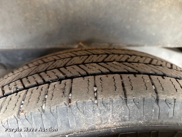 image for item DZ5146 2010 Ford E450 Super Duty shuttle bus