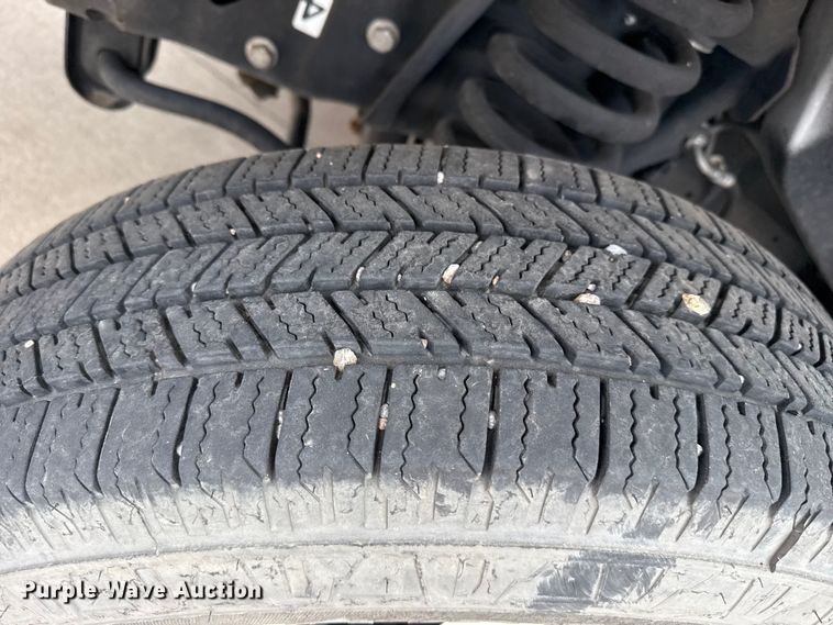 image for item DZ5146 2010 Ford E450 Super Duty shuttle bus