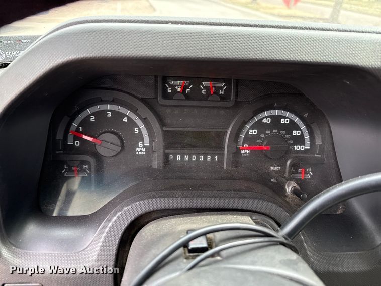 image for item DZ5147 2010 Ford E450 Super Duty shuttle bus