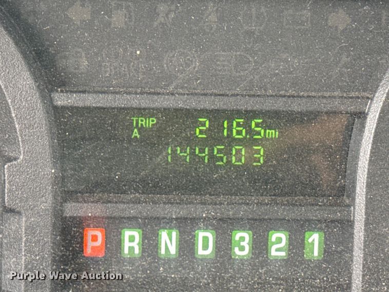 image for item DZ5147 2010 Ford E450 Super Duty shuttle bus