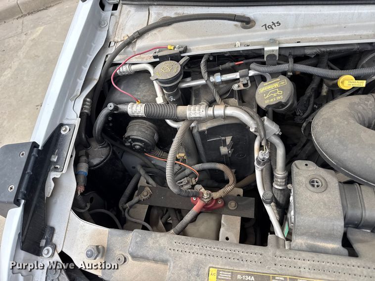 image for item DZ5147 2010 Ford E450 Super Duty shuttle bus