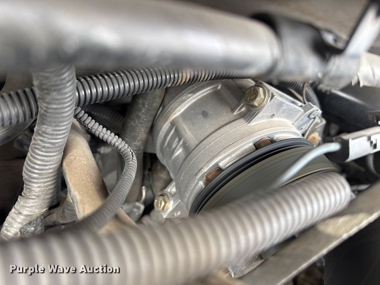 image for item DZ5147 2010 Ford E450 Super Duty shuttle bus