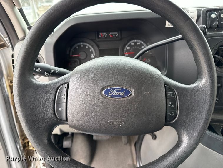 image for item DZ5148 2010 Ford Eldorado Aerotech E450 Super Duty shuttle bus