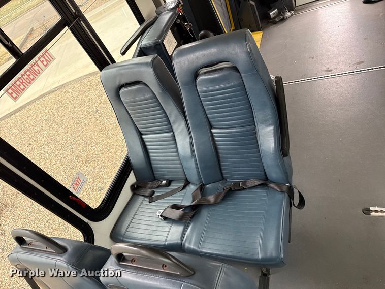 image for item DZ5148 2010 Ford Eldorado Aerotech E450 Super Duty shuttle bus