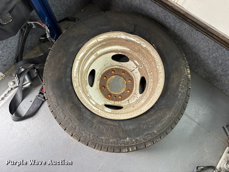 image for item DZ5148 2010 Ford Eldorado Aerotech E450 Super Duty shuttle bus