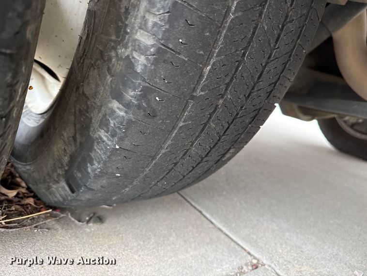 image for item DZ5148 2010 Ford Eldorado Aerotech E450 Super Duty shuttle bus