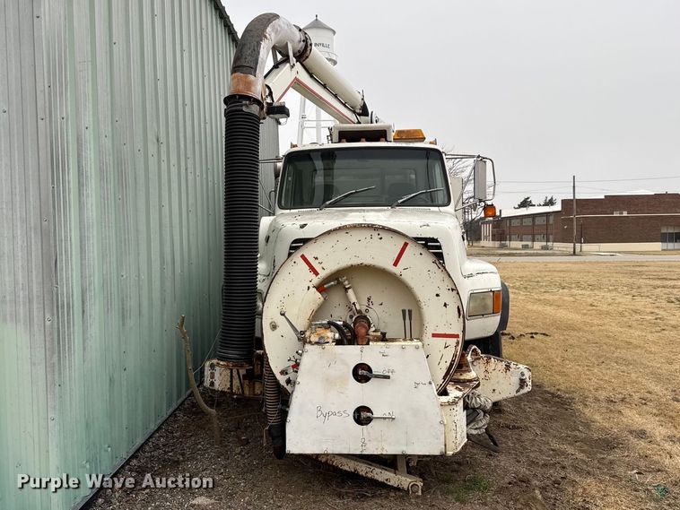 image for item DZ5152 1993 Ford LTS9000 sewer jetter truck