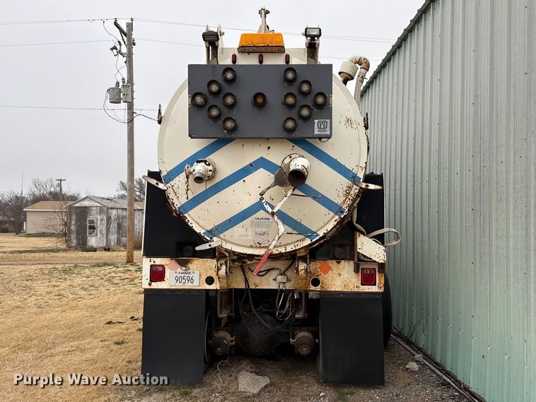 image for item DZ5152 1993 Ford LTS9000 sewer jetter truck