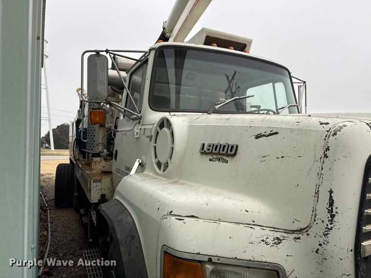 image for item DZ5152 1993 Ford LTS9000 sewer jetter truck