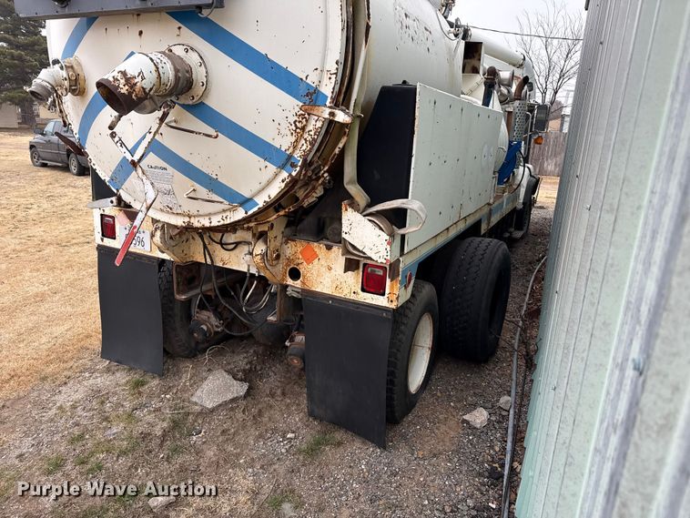 image for item DZ5152 1993 Ford LTS9000 sewer jetter truck