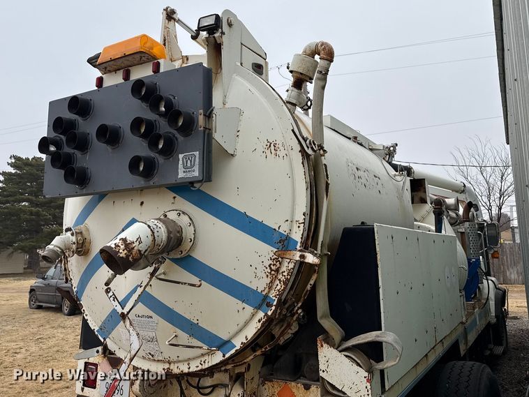 image for item DZ5152 1993 Ford LTS9000 sewer jetter truck