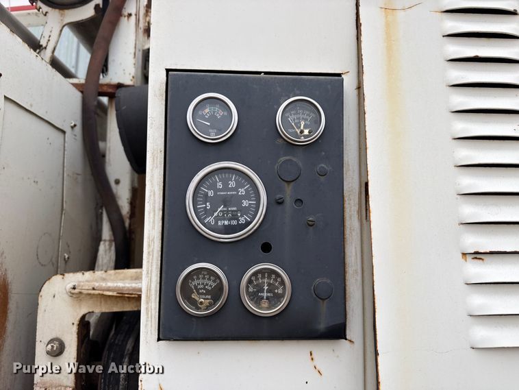 image for item DZ5152 1993 Ford LTS9000 sewer jetter truck