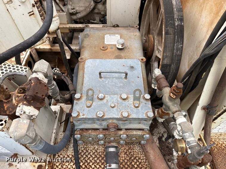 image for item DZ5152 1993 Ford LTS9000 sewer jetter truck