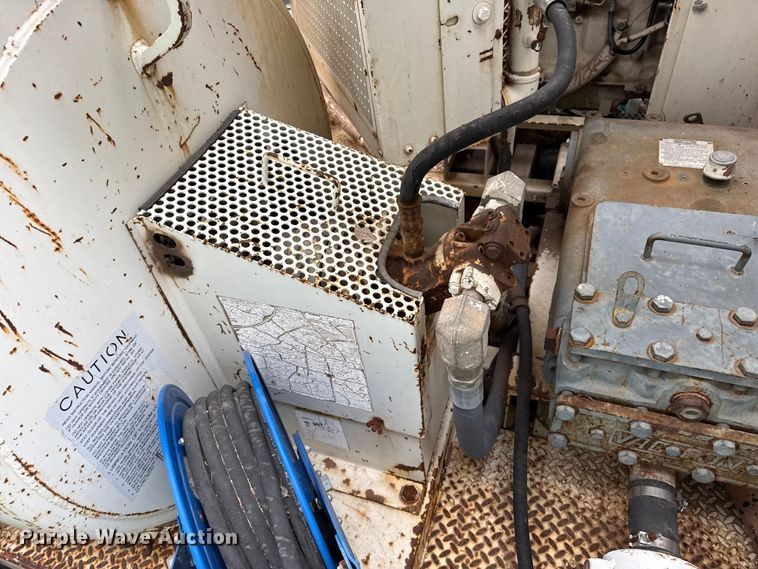 image for item DZ5152 1993 Ford LTS9000 sewer jetter truck