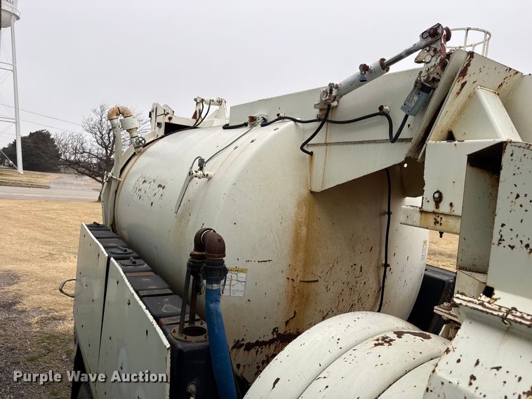 image for item DZ5152 1993 Ford LTS9000 sewer jetter truck