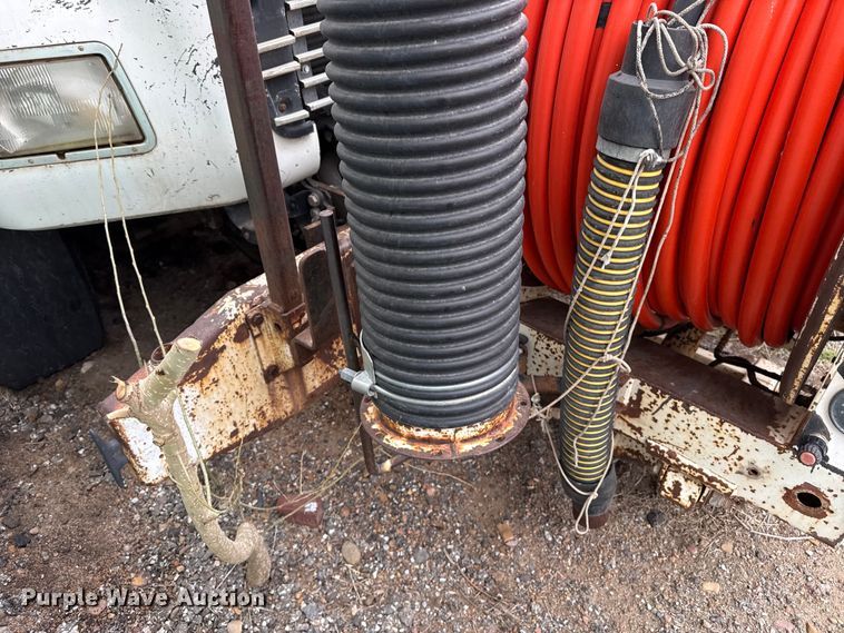 image for item DZ5152 1993 Ford LTS9000 sewer jetter truck