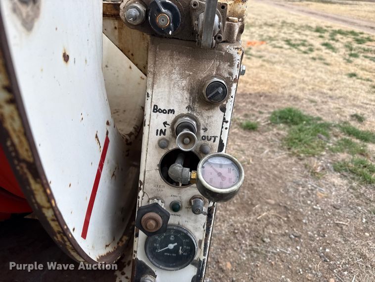 image for item DZ5152 1993 Ford LTS9000 sewer jetter truck