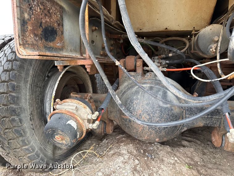 image for item DZ5152 1993 Ford LTS9000 sewer jetter truck