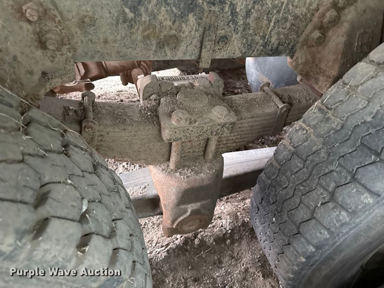 image for item DZ5152 1993 Ford LTS9000 sewer jetter truck