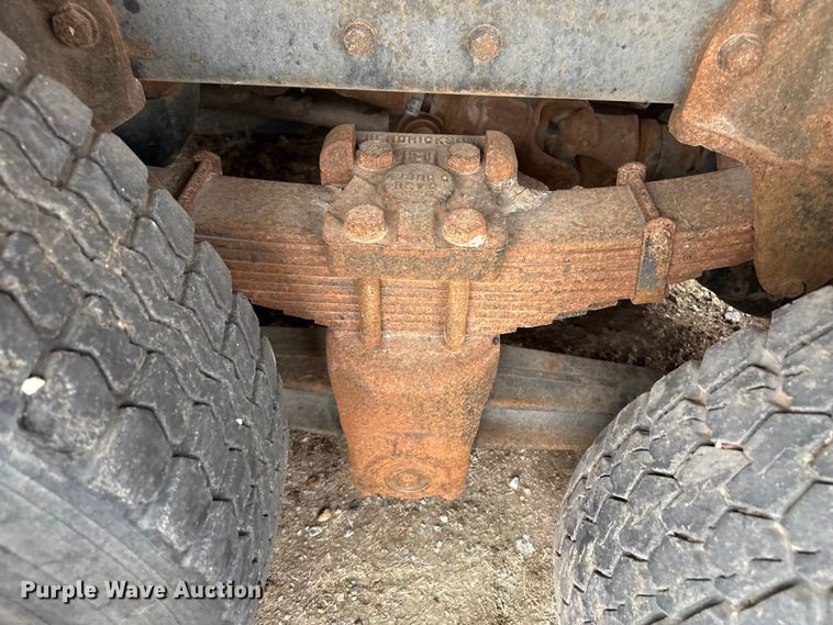 image for item DZ5152 1993 Ford LTS9000 sewer jetter truck