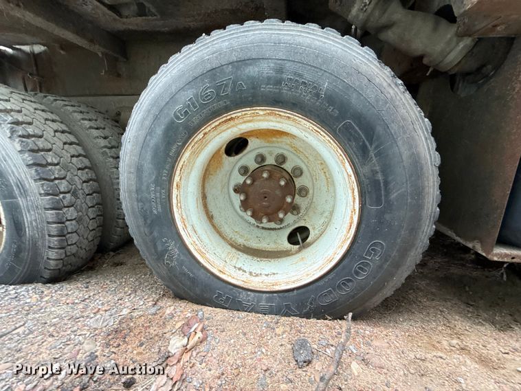 image for item DZ5152 1993 Ford LTS9000 sewer jetter truck