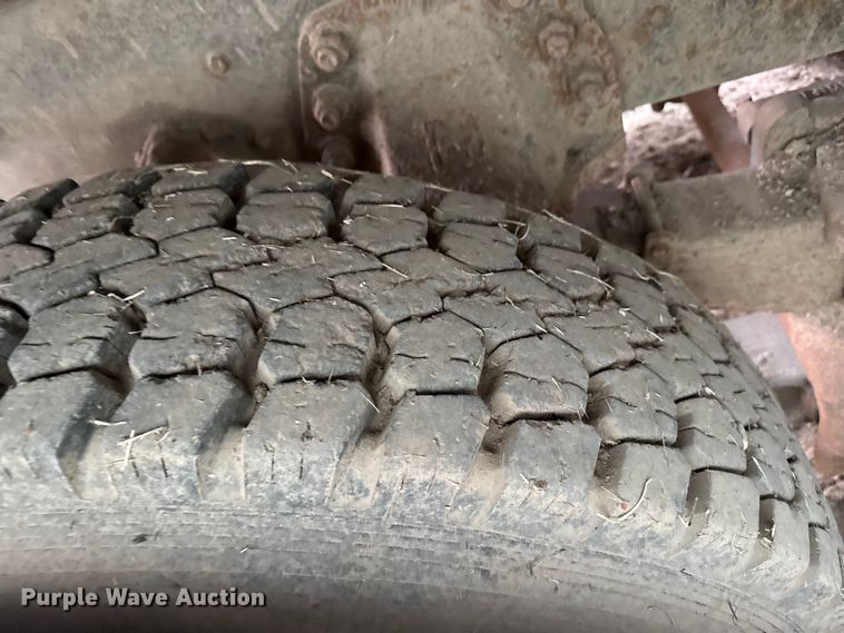 image for item DZ5152 1993 Ford LTS9000 sewer jetter truck