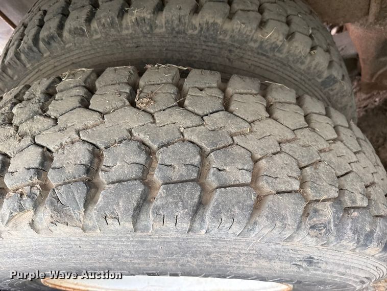 image for item DZ5152 1993 Ford LTS9000 sewer jetter truck