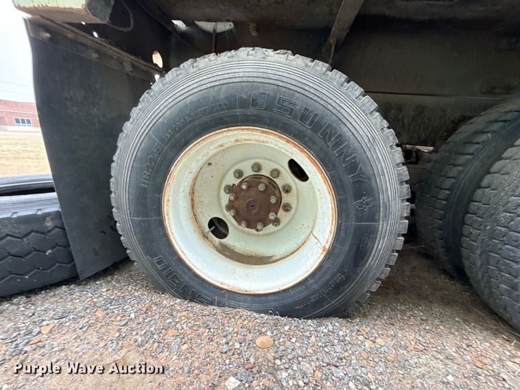 image for item DZ5152 1993 Ford LTS9000 sewer jetter truck