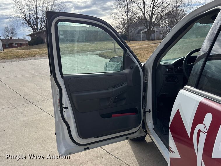 image for item EA4460 2005 Ford Explorer SUV