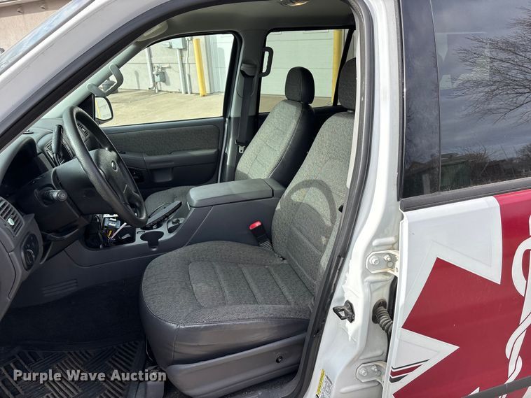 image for item EA4460 2005 Ford Explorer SUV