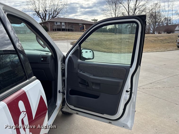 image for item EA4460 2005 Ford Explorer SUV