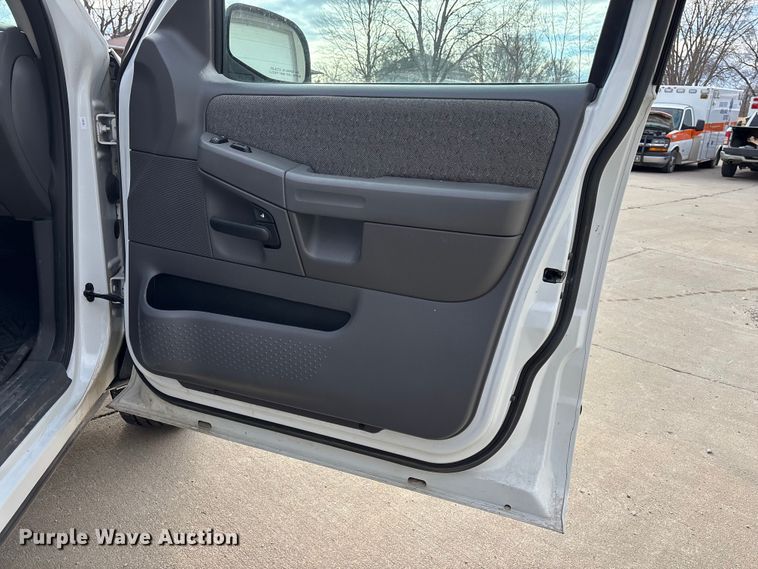 image for item EA4460 2005 Ford Explorer SUV