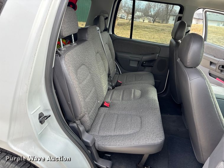 image for item EA4460 2005 Ford Explorer SUV