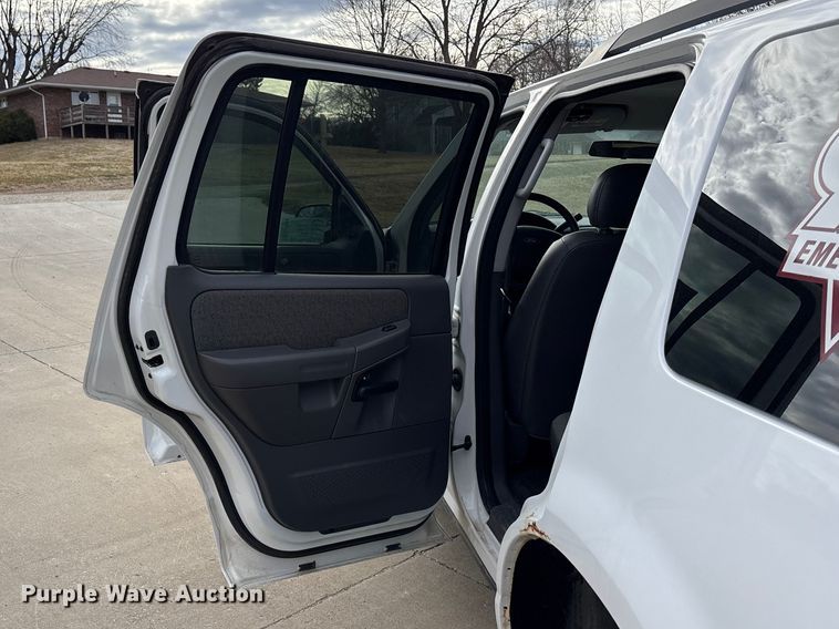 image for item EA4460 2005 Ford Explorer SUV