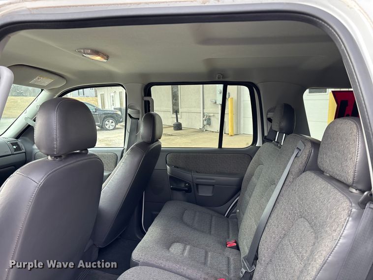 image for item EA4460 2005 Ford Explorer SUV