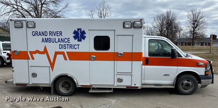 image for item EA4461 2013 Osage Express G4500 ambulance