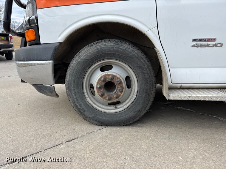 image for item EA4461 2013 Osage Express G4500 ambulance