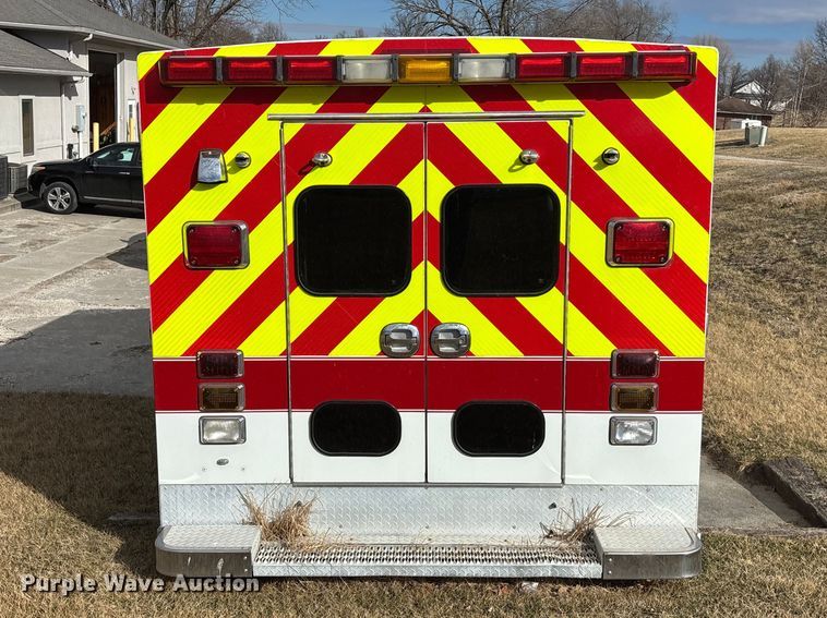 image for item EA4462 2010 Ford E450 Super Duty ambulance