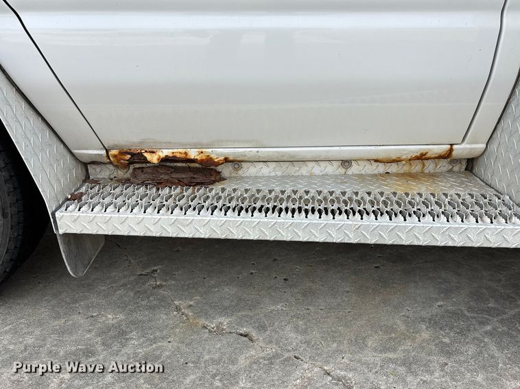 image for item EA4462 2010 Ford E450 Super Duty ambulance