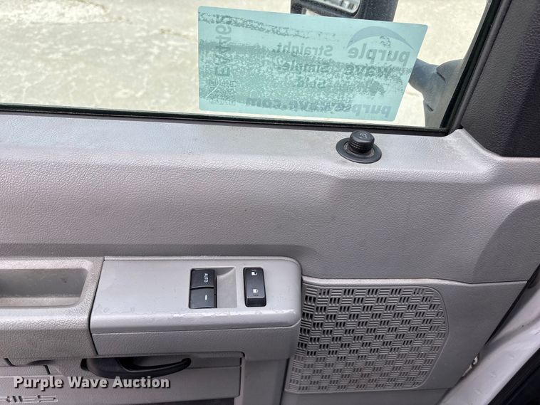 image for item EA4462 2010 Ford E450 Super Duty ambulance