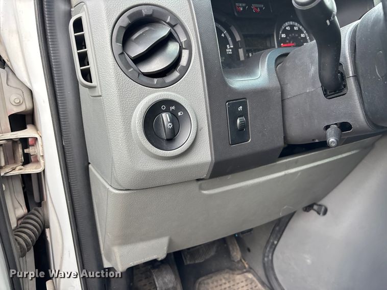 image for item EA4462 2010 Ford E450 Super Duty ambulance