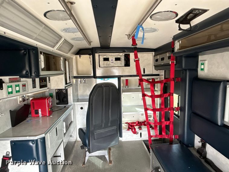 image for item EA4462 2010 Ford E450 Super Duty ambulance