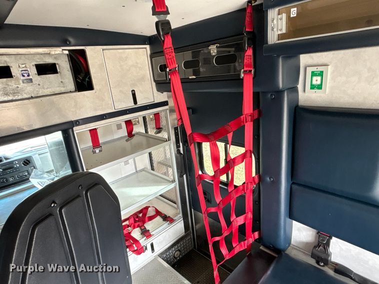 image for item EA4462 2010 Ford E450 Super Duty ambulance