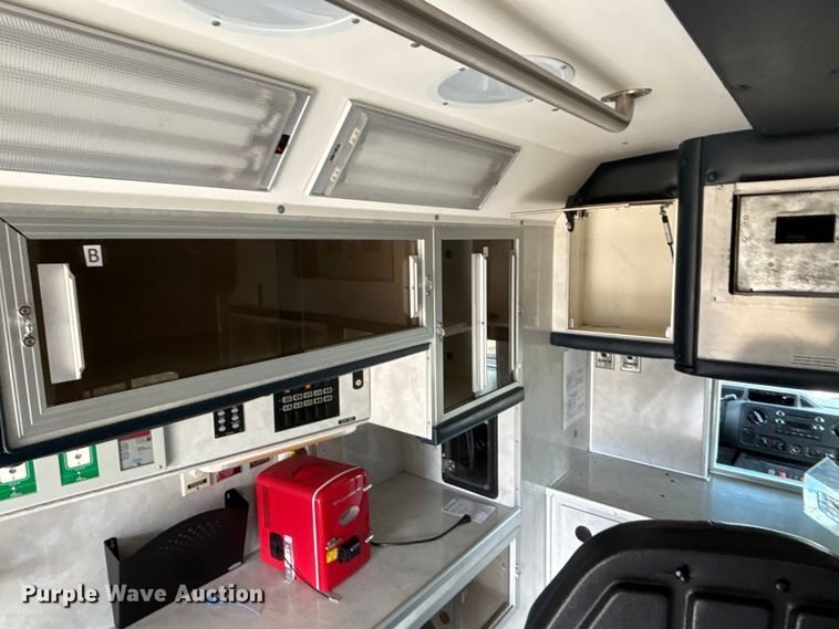 image for item EA4462 2010 Ford E450 Super Duty ambulance