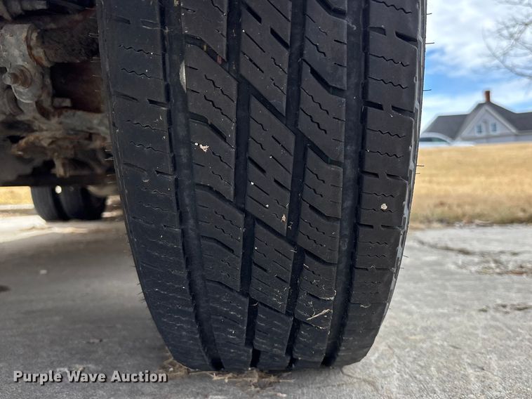 image for item EA4462 2010 Ford E450 Super Duty ambulance