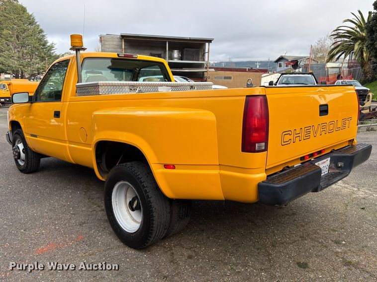 image for item EC8266 1999 Chevrolet C3500 pickup truck