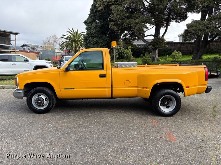 image for item EC8266 1999 Chevrolet C3500 pickup truck