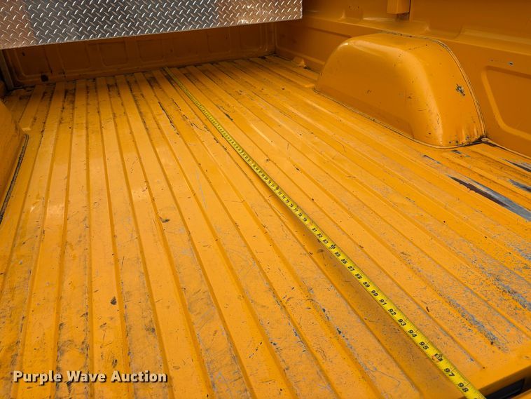 image for item EC8266 1999 Chevrolet C3500 pickup truck