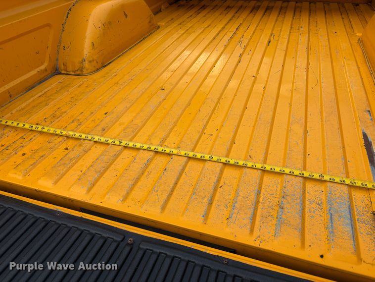 image for item EC8266 1999 Chevrolet C3500 pickup truck